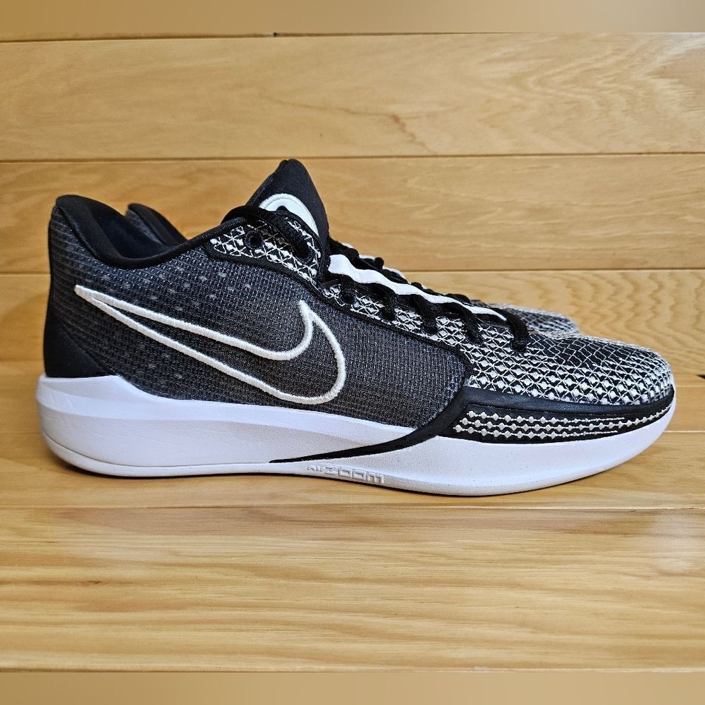 Nike Sabrina 1 TB Women's Size 11 Black White Basketball Shoes FQ3391-002